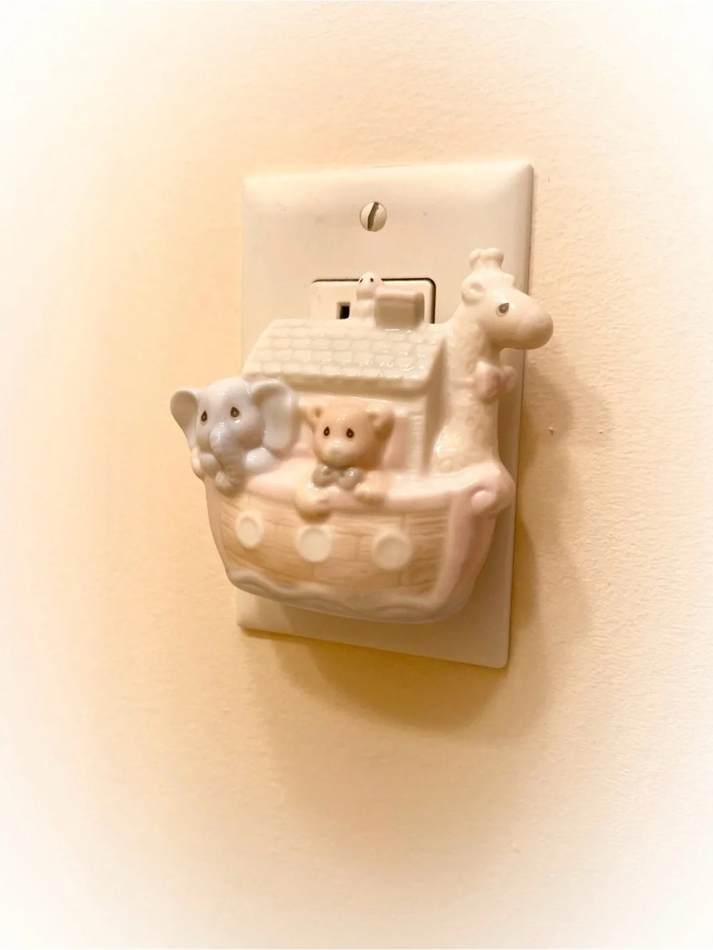 Baby Nightlight—Precious Moments Noah’s Ark (1993)